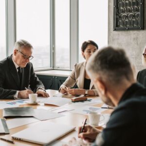 Le modalità di analisi della documentazione di gara negli appalti pubblici presentata dagli operatori economici