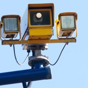 Telecamere, multe e privacy: Cosa può fare la Polizia Locale? Regole operative per l’utilizzo legittimo di telecamere, fototrappole, lettura targhe e immagini nei procedimenti sanzionatori