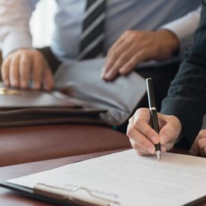 La gestione del contratto pubblico dopo l'aggiudicazione: proroghe, rinnovi, varianti, prestazioni supplementari e modifiche in corso di esecuzione nel codice dei contratti pubblici